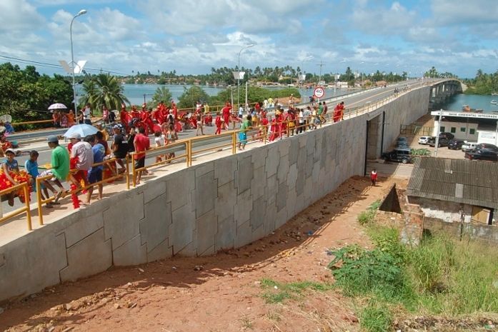 Ponte na Barra de Santo Antonio é inaugura com as presenças de Teotonio, Renan e lideranças