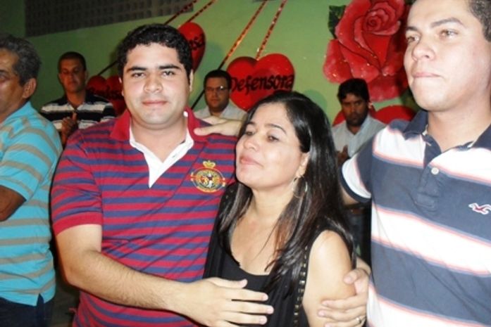 Prefeitura de Mata Grande homenageia Mães com vários presentes