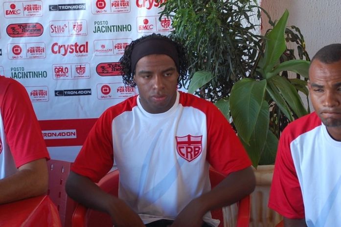 Lateral-direito Amaral