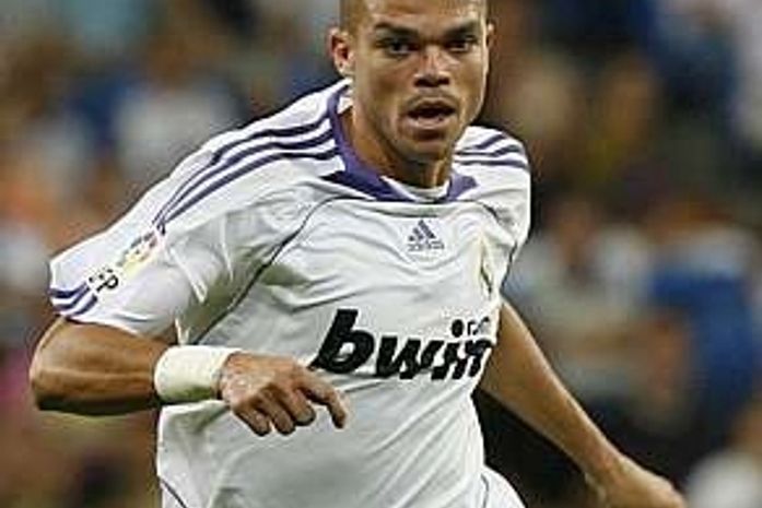 Seleção portuguesa convoca alagoano Pepe, ex-CSA Deco e Liedson para a Copa 2010