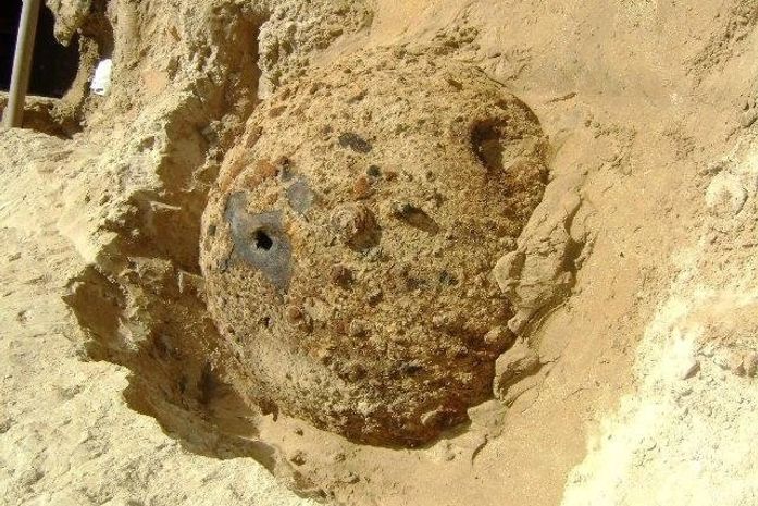 Mina encontrada durante obras na orla de Maragogi é detonada