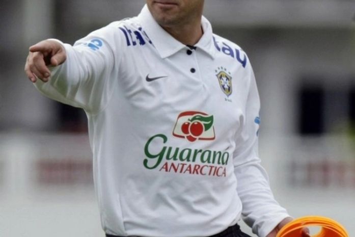 VÍDEO:Dunga diz na bancada do JN que fechou a lista há uma semana