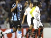 Grêmio reage no 2º tempo, vira contra o Santos e vence com três de Borges