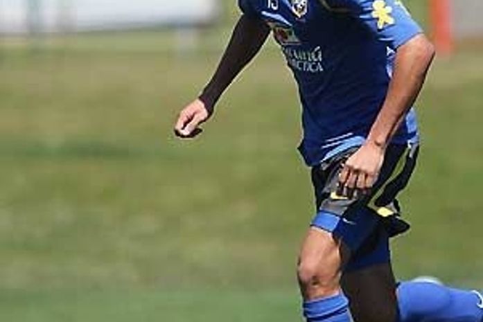 Jornal: "Realidade", Ganso rebate Dunga e diz que merecia vaga