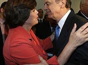 Pela primeira vez, Dilma passa Serra em pesquisa de intenção de votos