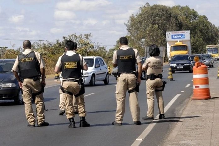 PRF prende homem acusado de usar de placa fria em veículo