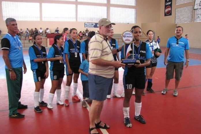 Futsal: CESMAC mantém hegemonia no feminino e FAL vence no masculino