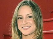 Claudia Leitte representará o Brasil no disco oficial da Copa do Mundo