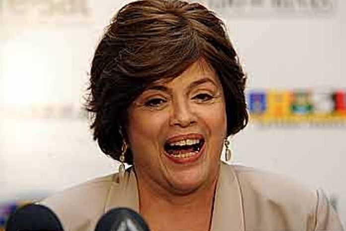 Datafolha:Dilma sobe sete pontos e empata com Serra