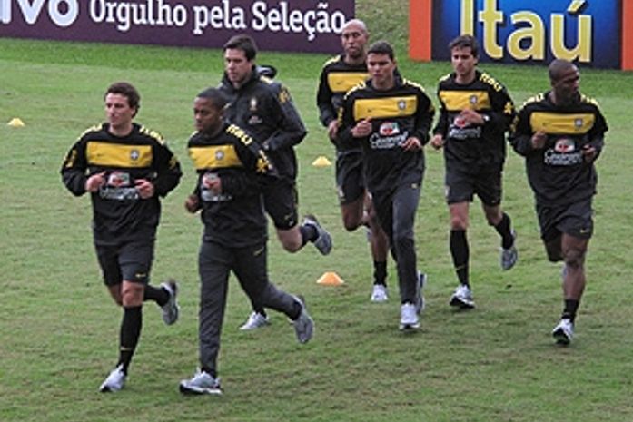 Após longa espera, torcida do Brasil recebe primeiro aceno da seleção