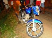Professora e enfermeiro feridos em acidente. Motorista fugiu