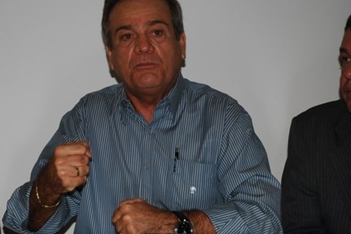 Lessa descarta Olavo Calheiros e assegura vice petista, mas "Luna não"