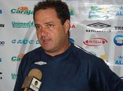 Técnico Vica relaciona 19 jogadores contra o Ipatinga