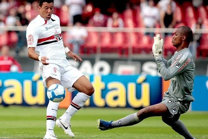 Fla busca Washington, Sóbis ou Emerson para vaga de Adriano