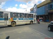 Ônibus bloqueava rua em Arapiraca
