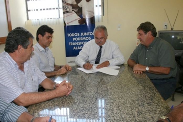 Marchal: Estado assina Ordem de Serviço para a construção do primeiro ginásio poliesportivo