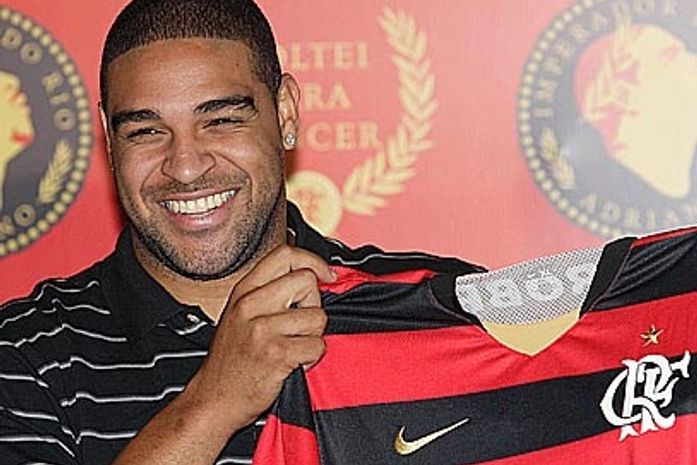 Roma planeja cláusula para se proteger contra polêmicas de Adriano