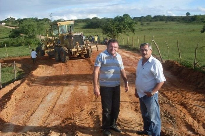 Vereadores visitam obras do desvio da estrada do Sítio Cajarana