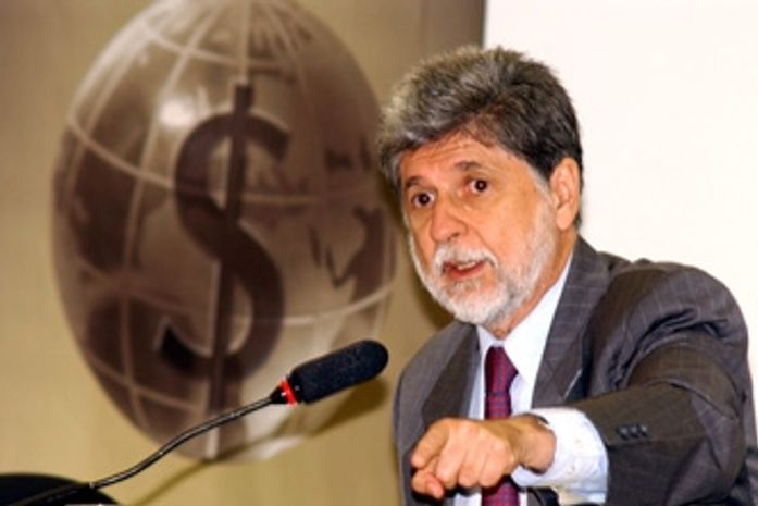 Chanceler brasileiro reage contra declarações de Hillary Clinton