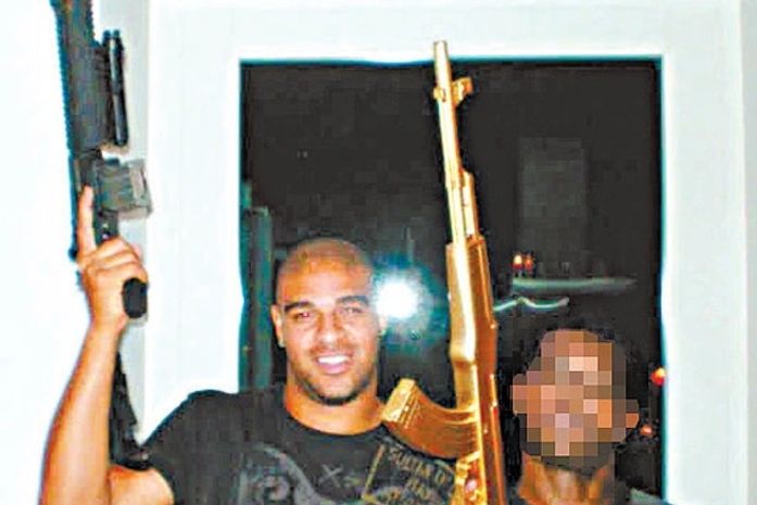 De volta: Adriano é novamente intimado para explicar sua relação com traficantes