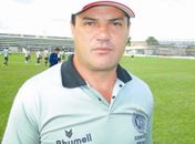 Técnico Vica ainda tem uma dúvida no ataque entre Júnior Viçosa e Nena