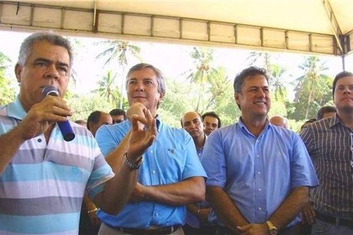 Justiça Eleitoral apura denúncia de propaganda antecipada contra Collor
