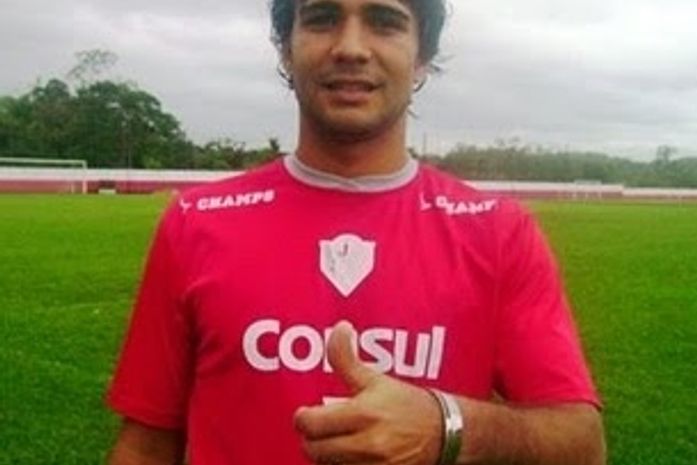 Atacante Paulinho Maríllia