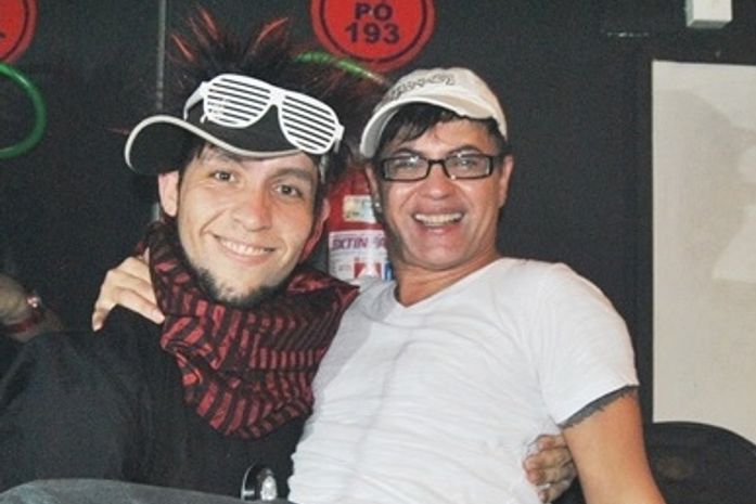 Dícesar com o fotógrafo alagoano Flavinho Cansanção.