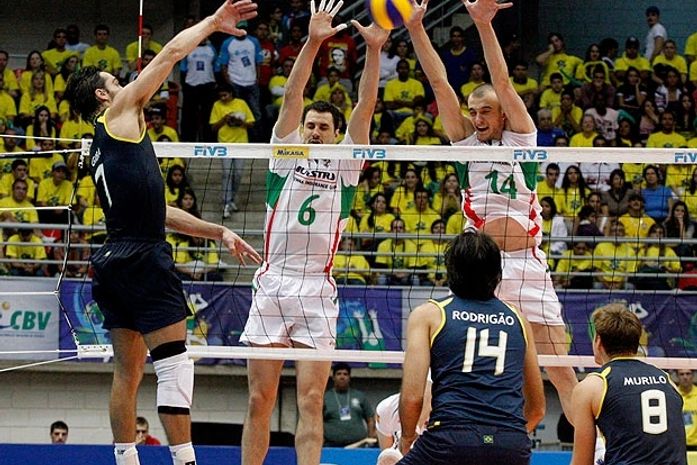 Vídeo:Giba estreia, e seleção vence, no sufoco, a segunda contra a Bulgária