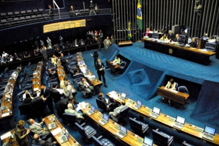 Municípios podem perder mais de R$ 3 bilhões com jogada do líder do governo no Senado