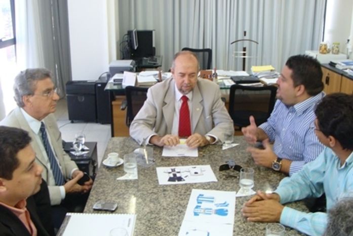 Governo de Alagoas oficializa apoio financeiros aos times do ASA, CSA e CRB