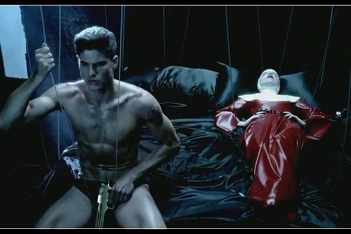 Namorado de Yasmin Brunet é destaque em clipe de Lady Gaga