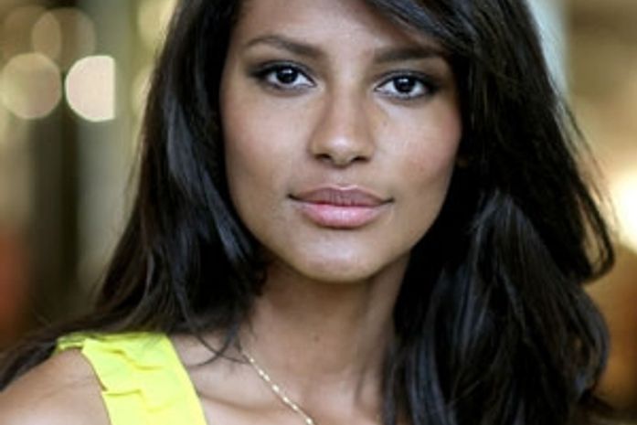 Emanuela de Paula vai desfilar no SPFW verão 2011
