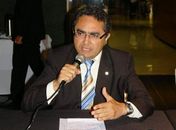 Tenório terá ainda que pagar multa de cinco mil reais.