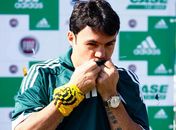 Após longa novela, Kleber chega ao Palmeiras nos braços da torcida