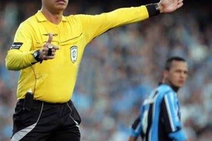 Árbitro alagoano defende a indicação de Carlos Eugênio Simon na Copa da África