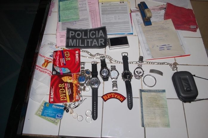 Mãe e filha são detidas em Guaxuma com produtos roubados