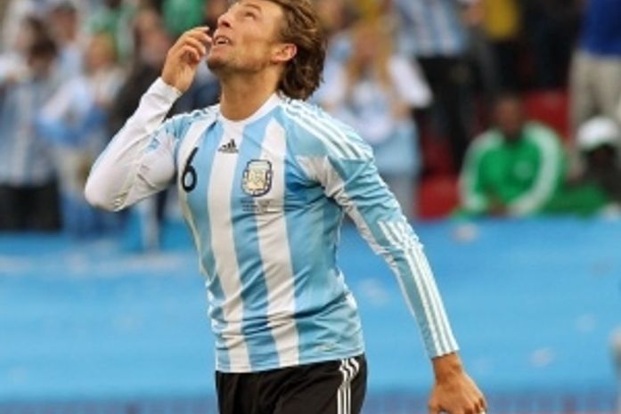 Vídeo:Messi joga como no Barcelona e conduz Argentina à vitória contra a Nigéria