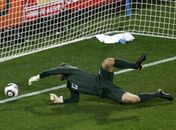 Vídeo:Goleiros fazem a diferença, e Inglaterra empata com EUA