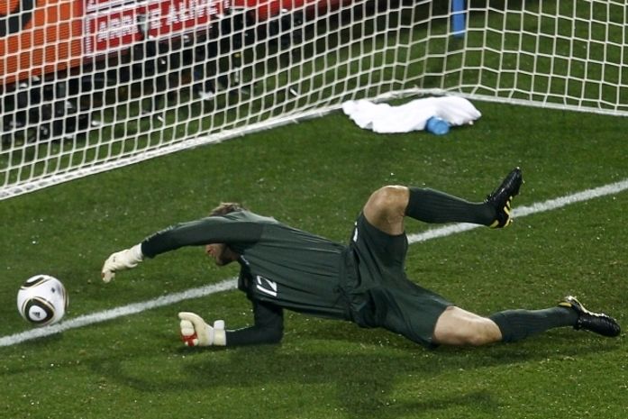 Vídeo:Goleiros fazem a diferença, e Inglaterra empata com EUA