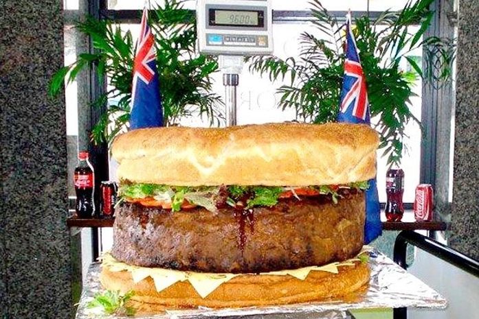 Restaurante australiano prepara maior hamburquer do mundo