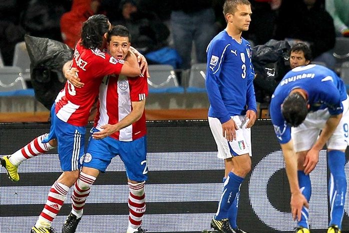 Itália se ‘falsifica’ de ofensiva, mas não passa de empate com Paraguai