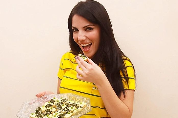 Anamara dá receita de petiscos para Copa