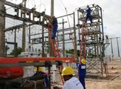 Técnicos trocaram chaves queimadas da subestação Eletrobras, peças danificadas por curto-circuito ocorrido neste domingo, 13