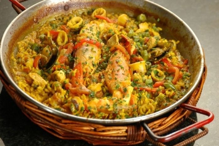 Paella 'pode ser acompanhada por um bom vinho