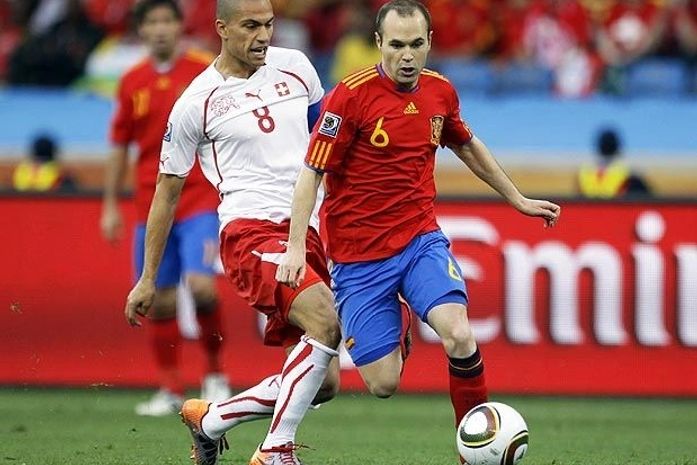 Deu zebra: Suíça arma forte retranca e derrota a badalada Espanha