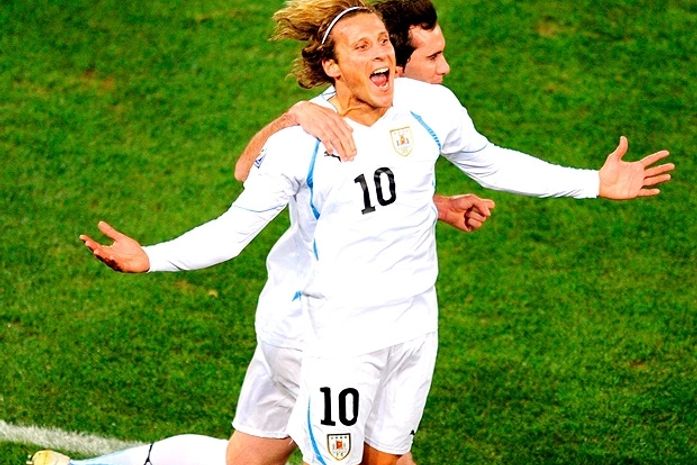 Flamengo prepara projeto para trazer Forlán, o melhor da Copa do Mundo