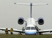 Avião com 33 a bordo sai da pista no Canadá