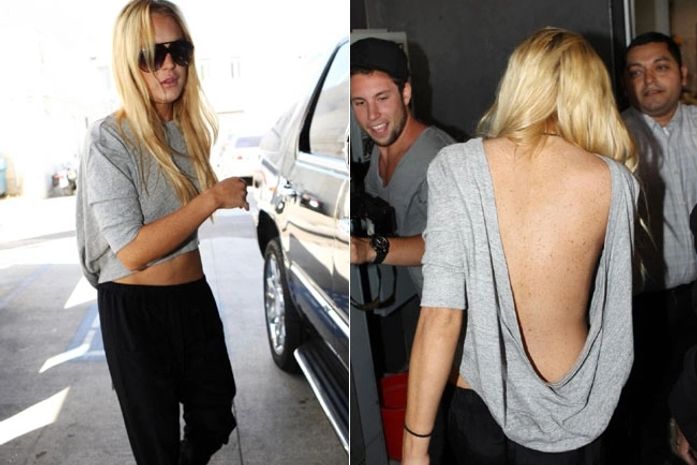 Lindsay Lohan aposta em decote generoso em tarde de compras