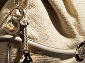 Bolsa lançada pela ex-atriz e ativista pelos direitos dos animais em parceria com a marca francesa Lancel